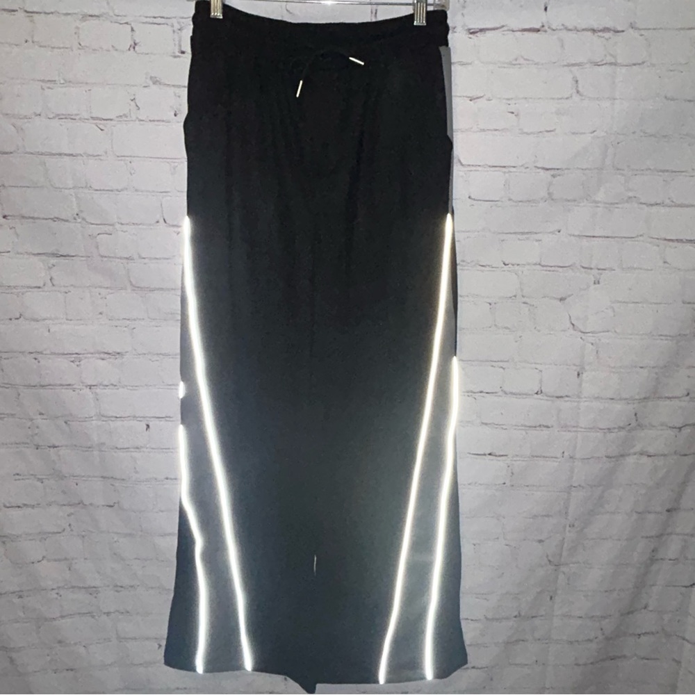 AELFRIC EDEN REFLECTIVE STRIP
TRACK PANTS‎ Size M NWT